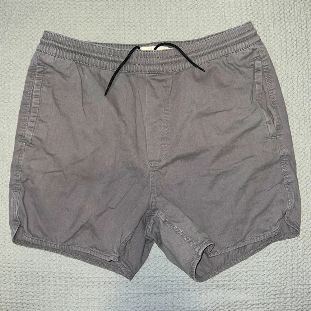 Draw string shorts - Picture 1 of 2